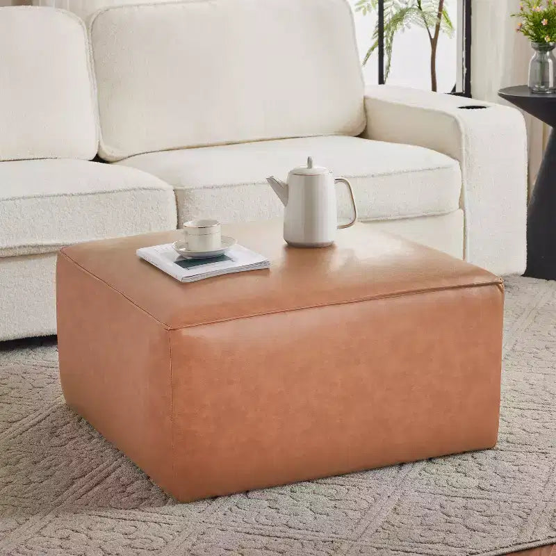 Pouf quadrato moderno, versatile e imbottito per interni