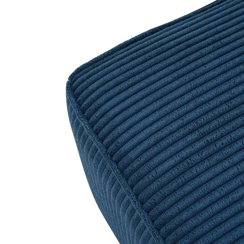 Pouf quadrato moderno, versatile e imbottito per interni