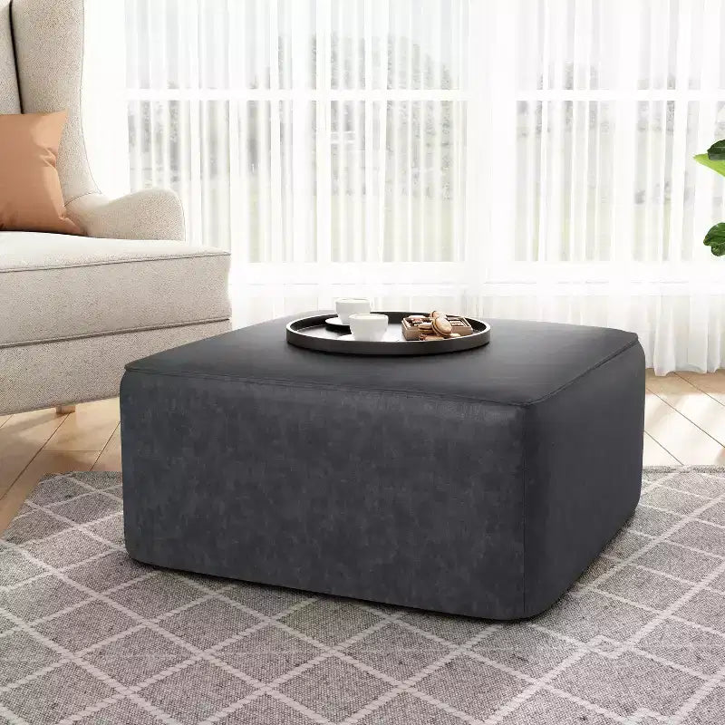 Pouf quadrato moderno, versatile e imbottito per interni