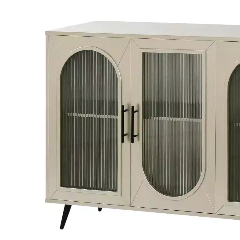 Credenza in legno dorato e vetro con quattro ante