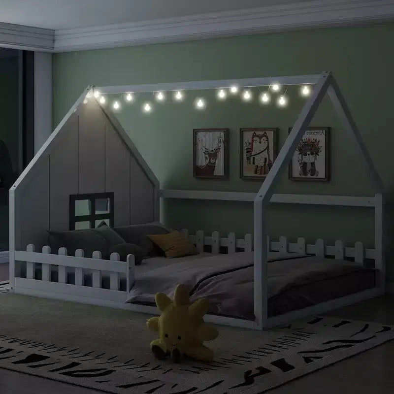 Cama de madera tamaño Full con forma de casita, ventana y valla