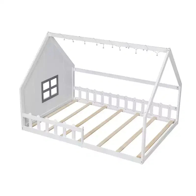 Cama de madera tamaño Full con forma de casita, ventana y valla