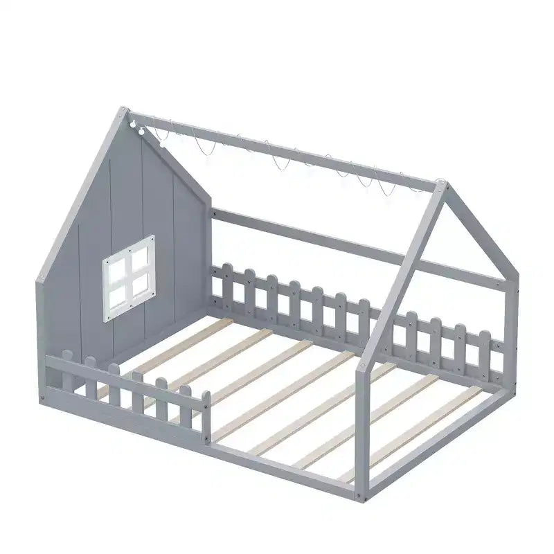 Cama de madera tamaño Full con forma de casita, ventana y valla