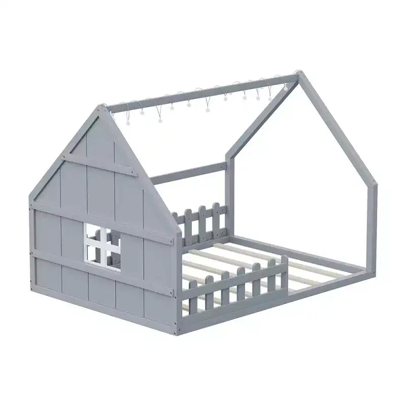 Cama de madera tamaño Full con forma de casita, ventana y valla