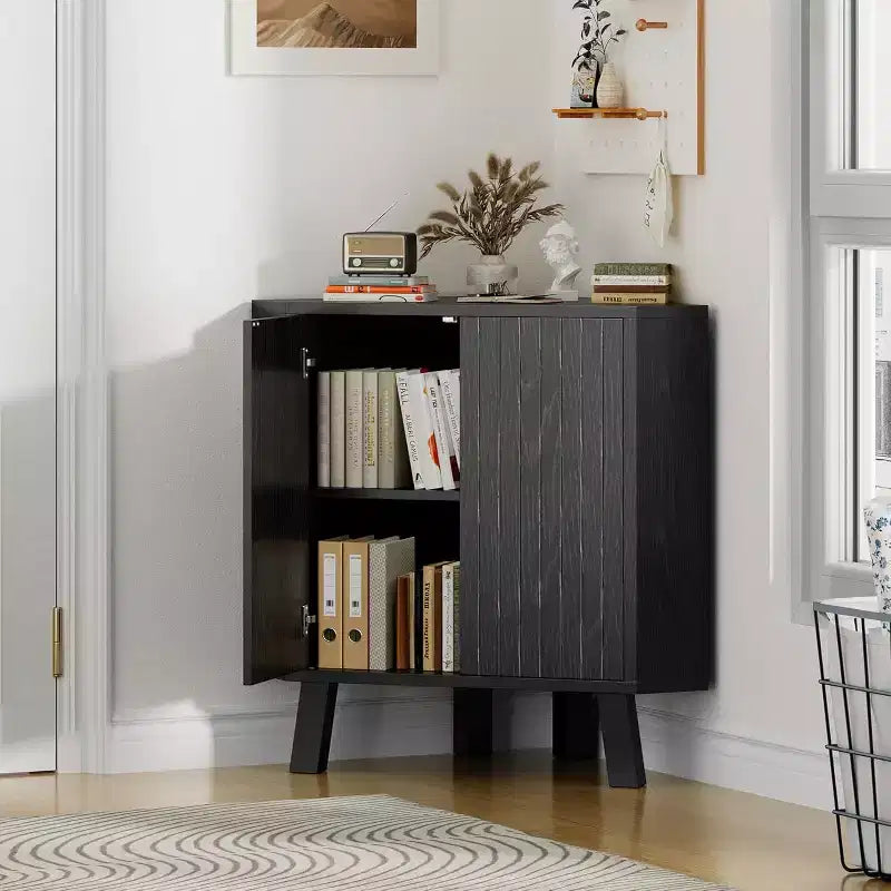 Mobiletto angolare in stile rustico a 3 ripiani con ripiano regolabile, tavolino angolare in legno con ante e tavolino terminale triangolare per soggiorno e cucina
