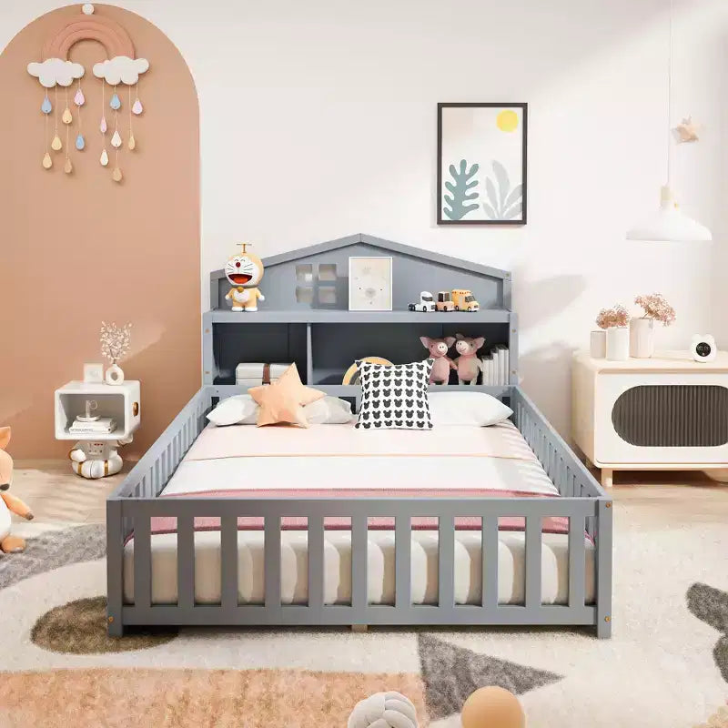 Cama Montessori baja tamaño Full con librería y pizarra, cama de plataforma de madera maciza con barandillas y cabecero con almacenamiento para niños y adolescentes