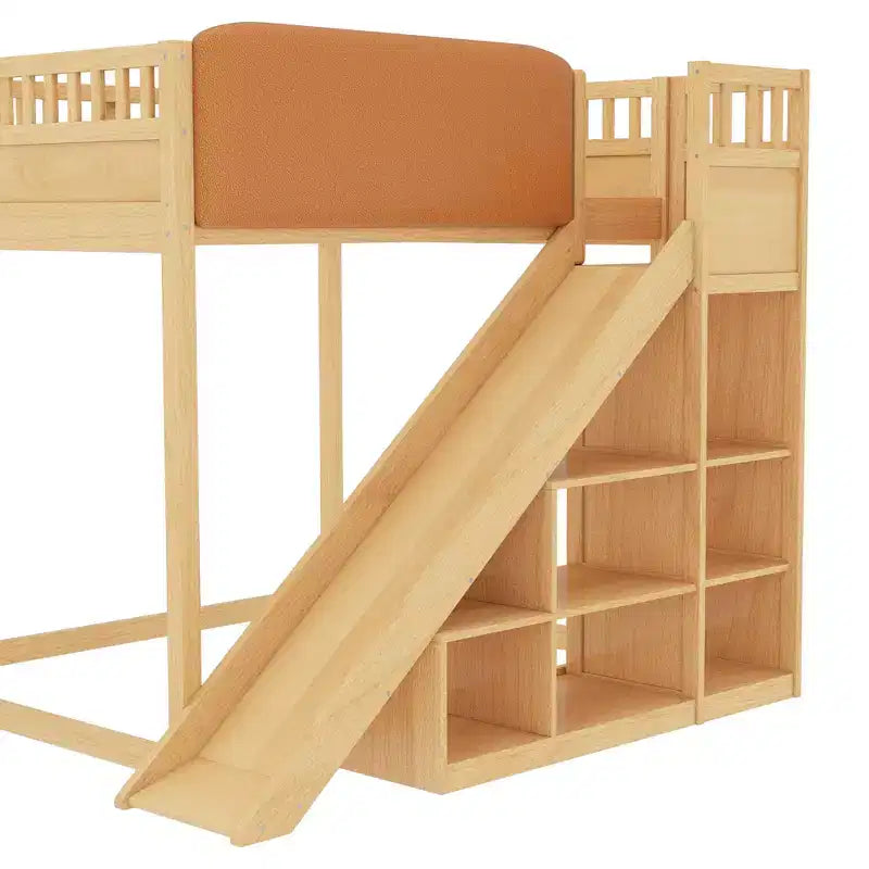 Letto a soppalco con testiera imbottita e ripiani contenitore, struttura letto a soppalco in legno massello con scala e scivolo per bambini